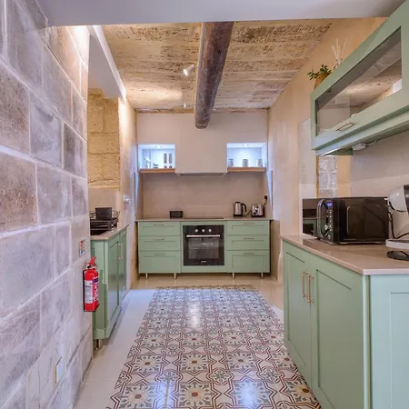 Beautiful 2br In Rabat With Rooftop Terrace Mdina