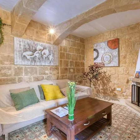 Beautiful 2br In Rabat With Rooftop Terrace Mdina